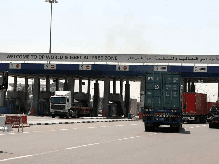 如何识别阿联酋的指定自由区？