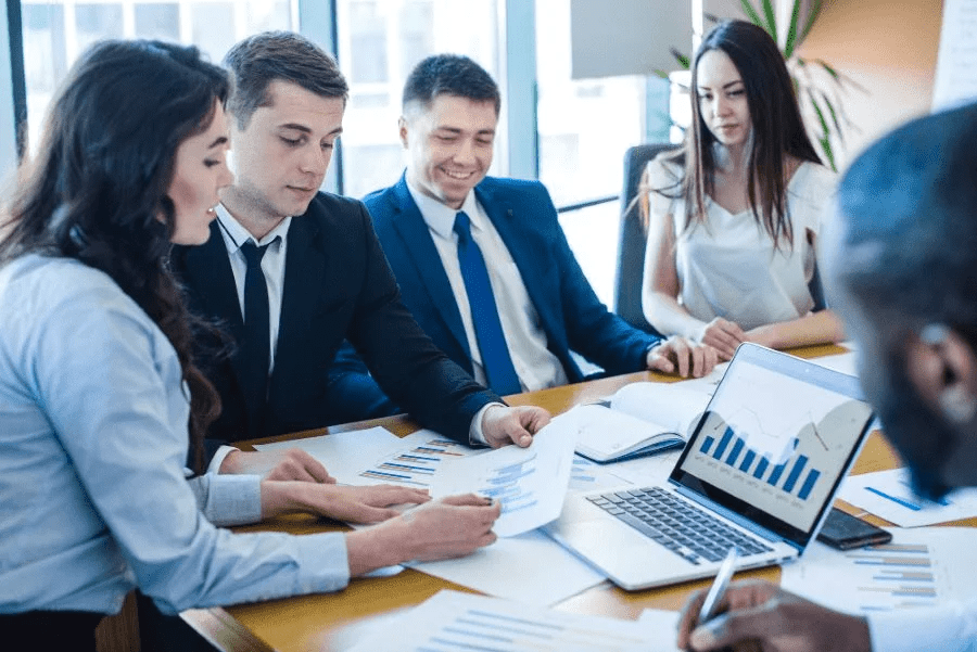 在迪拜选择会计师事务所前需要考虑的关键因素