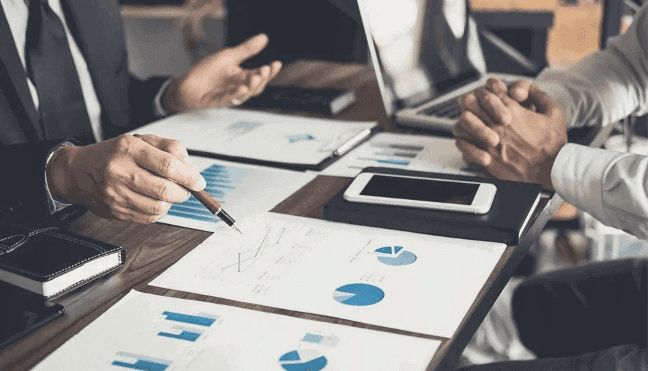 通过专家帮助简化税务合规